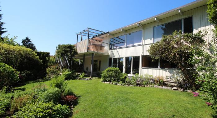 4689 Lockehaven Place, Deep Cove, North Vancouver 